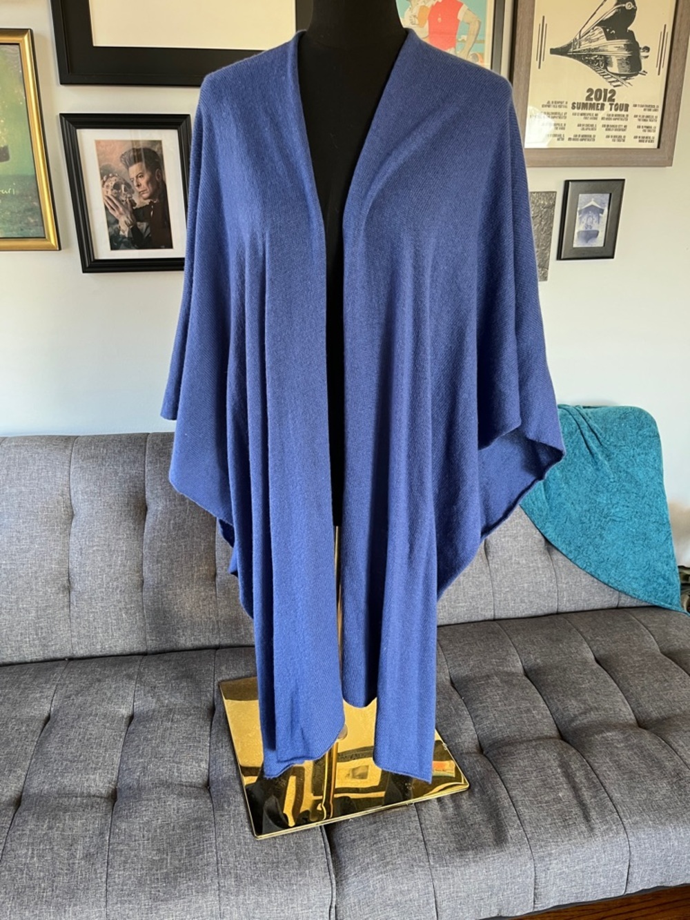 +Beryll  100% Cashmere Elegant Blue Shawl. One Size Fits Most